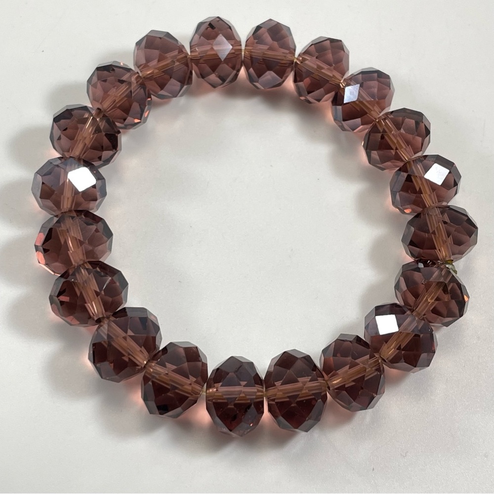 Unsigned Large Dusty Purple Faceted Glass Crystal Beaded Stretch Bracelet